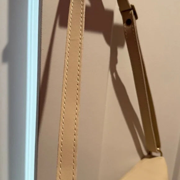 Portland Leather, Koala Sling Bag, Medium, Bon - Picture 8 of 8